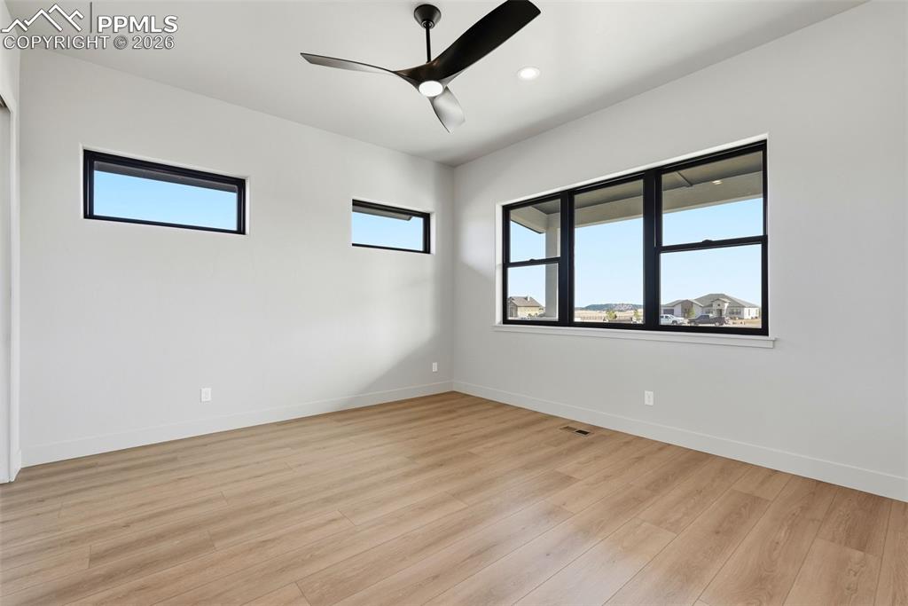 Bedroom/office with ensuite.