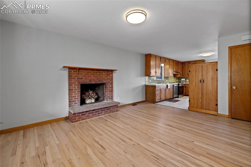 Cozy wood-burning FP!