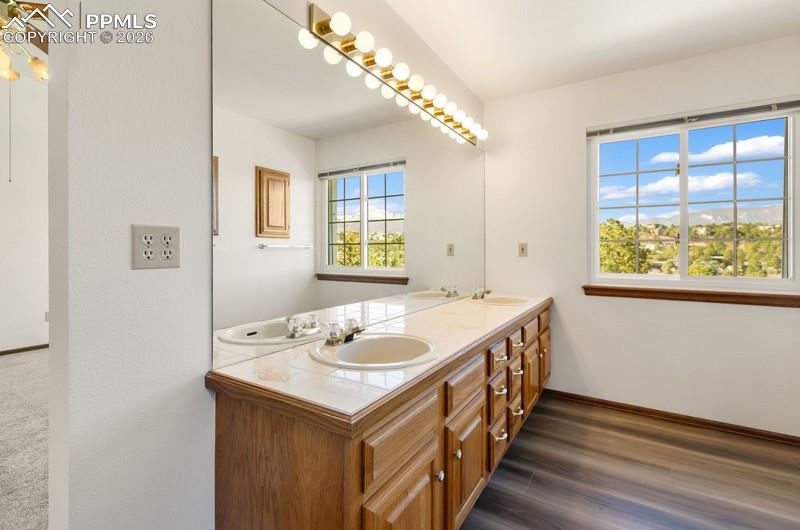 Primary 5 piece bathroom