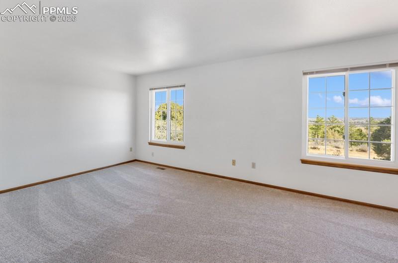 Extra large bedroom on 2nd floor with ensuite plus a bidet