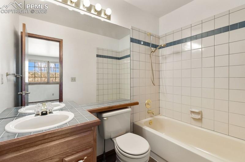 3rd bedroom bathroom