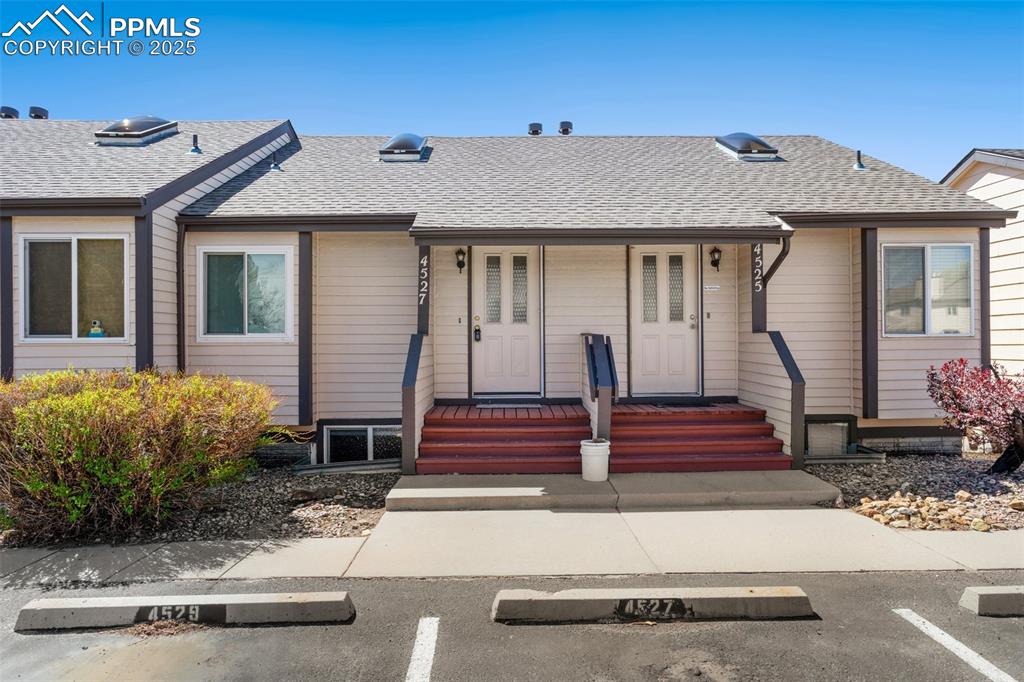 4527 Lamplighter Circle