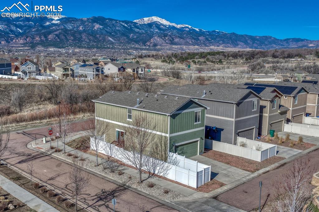 898 Antrim Loop photo 3