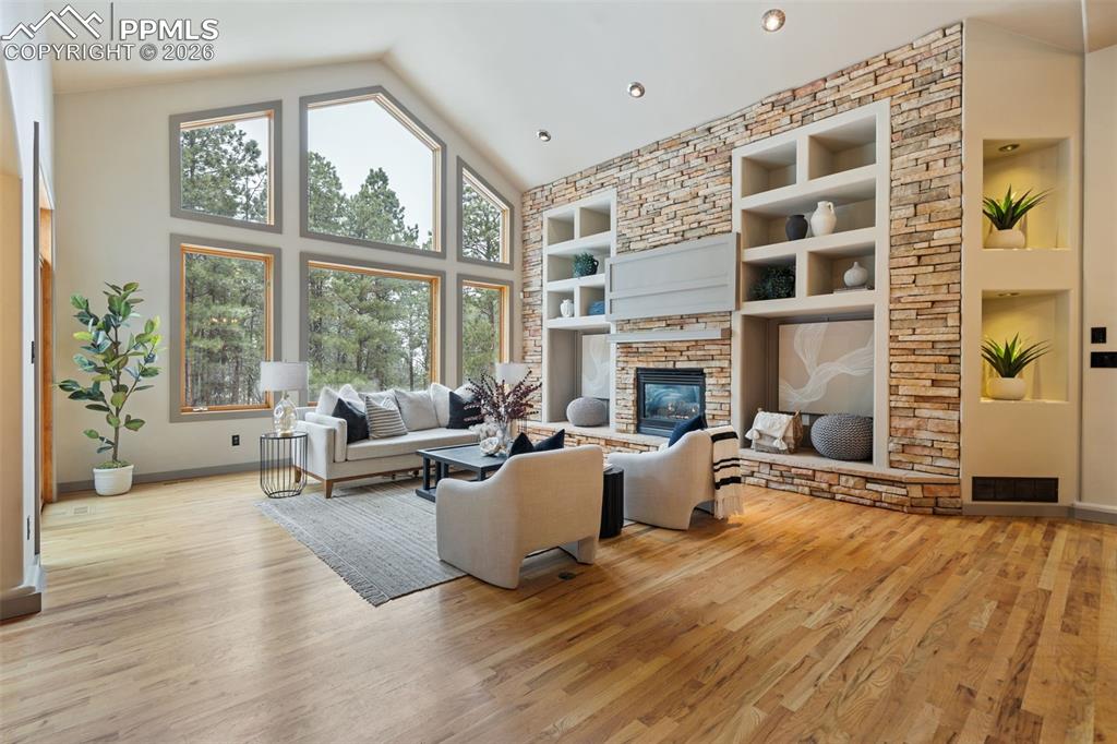 20320 Lockridge Drive photo 3