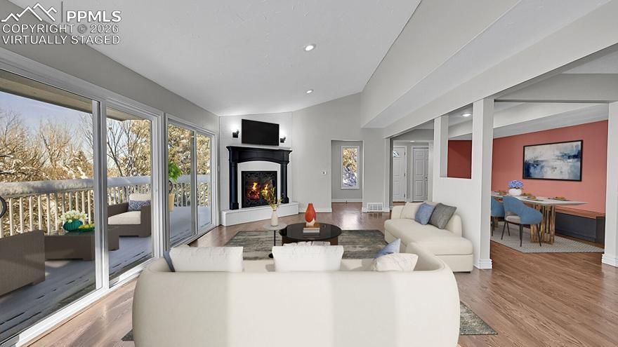 503 Hawthorne Place photo 3