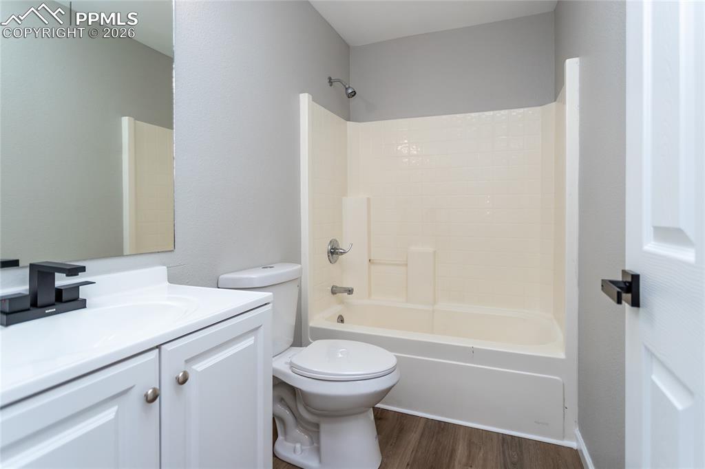 Full bath that serves the secondary bedrooms.