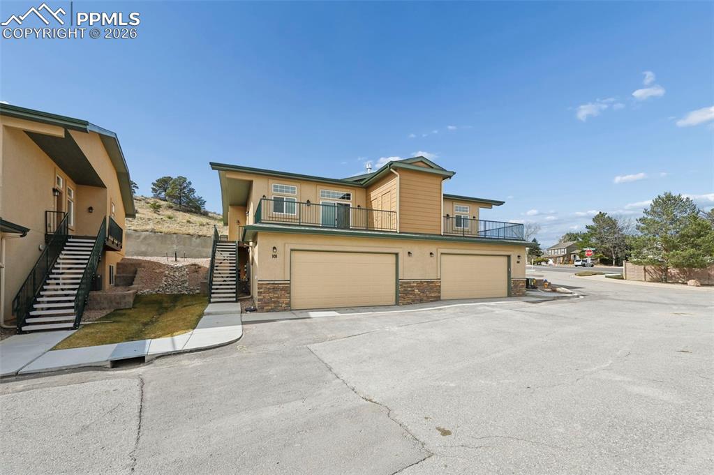 5950 Eagle Glen View #101