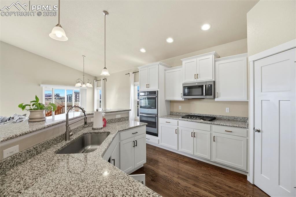 7662 Camille Court photo 2