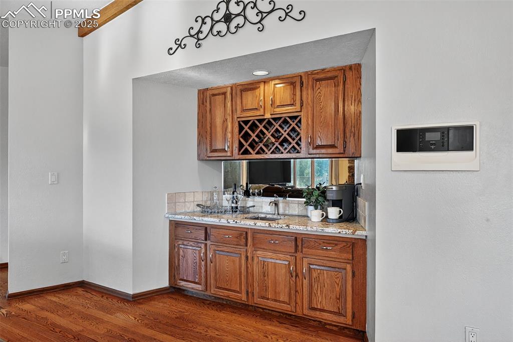 Wet bar in the family for easy entertaining or morning coffee!