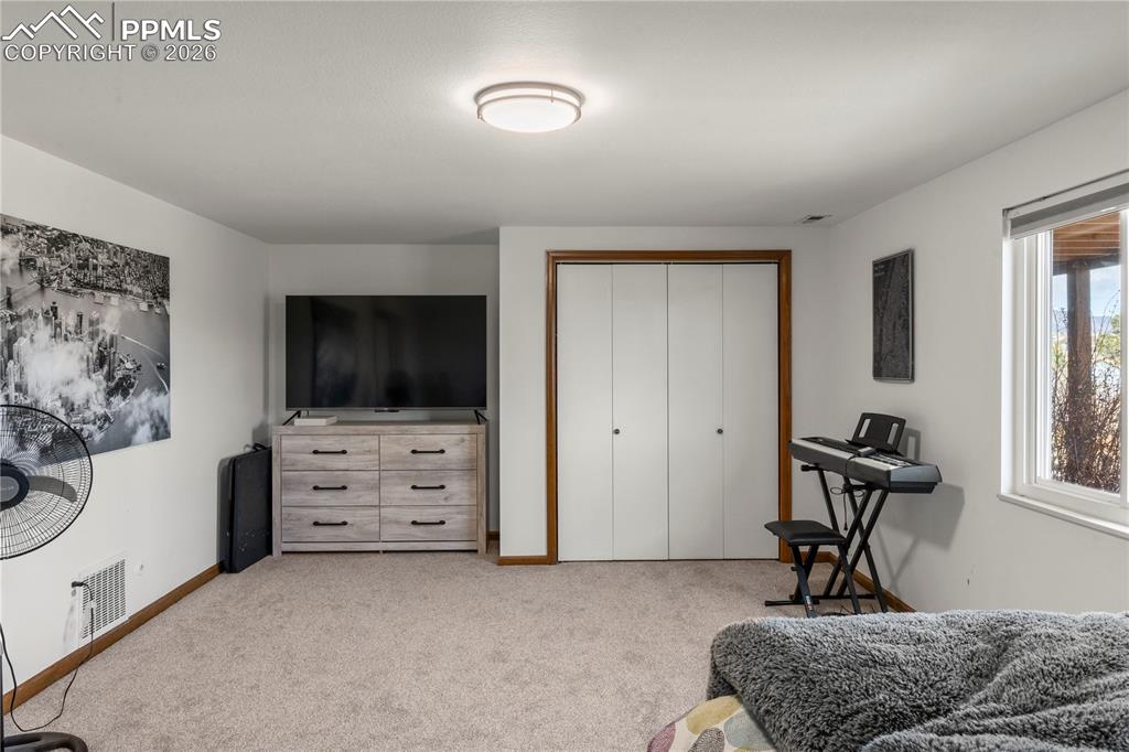 870 Point Of The Pines Drive