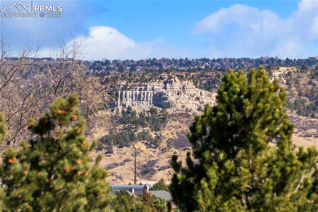 870 Point Of The Pines Drive