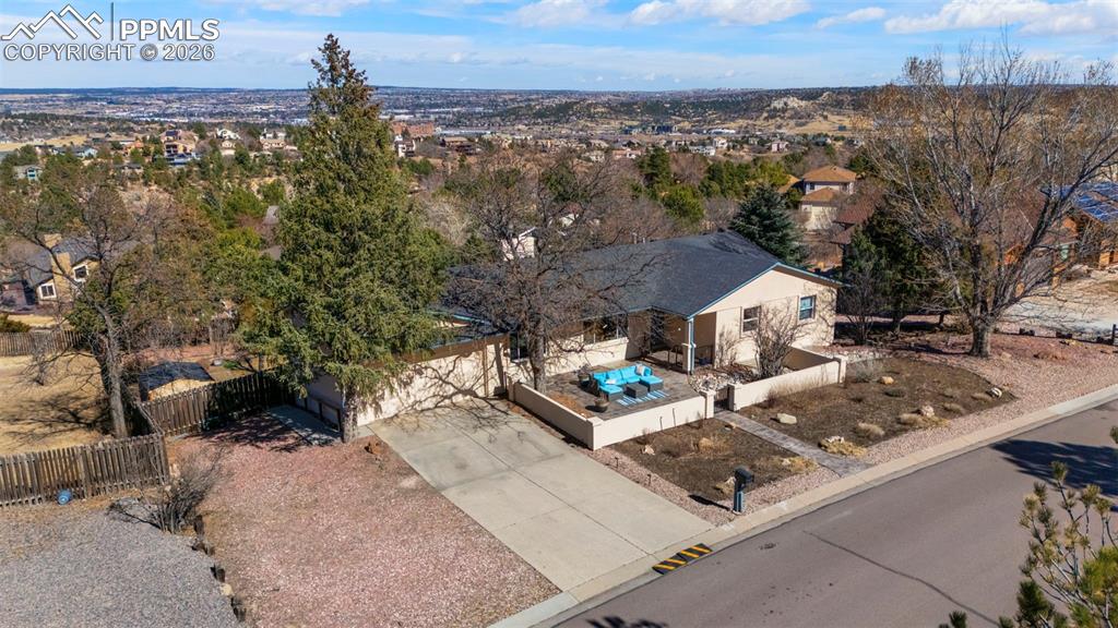 870 Point Of The Pines Drive