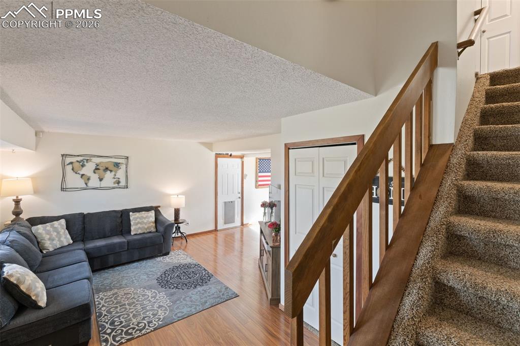 2105 Farnsworth Drive photo 3