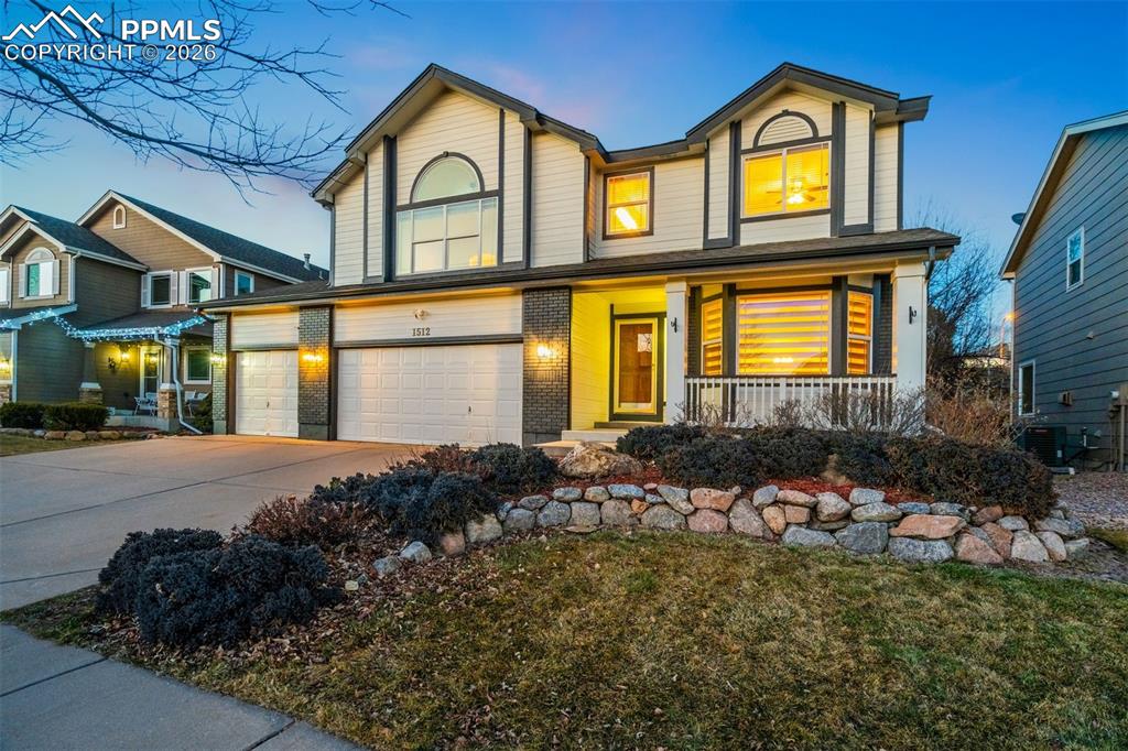 1512 Lookout Springs Drive photo 2