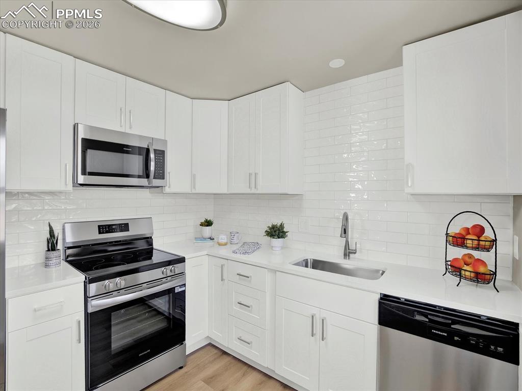 New cabinets, Quartz counters!