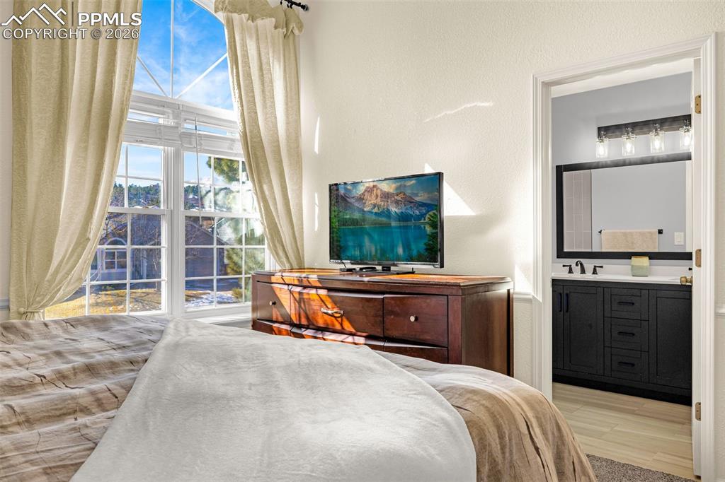 With a peak at Pikes Peak