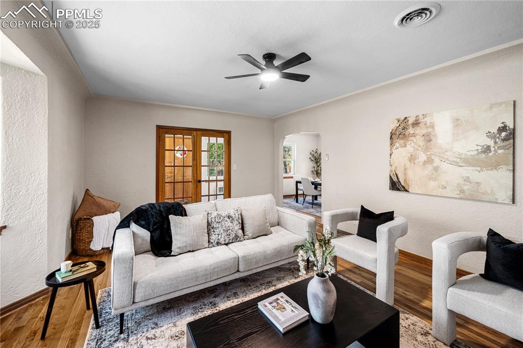 324 W Grant Avenue photo 2