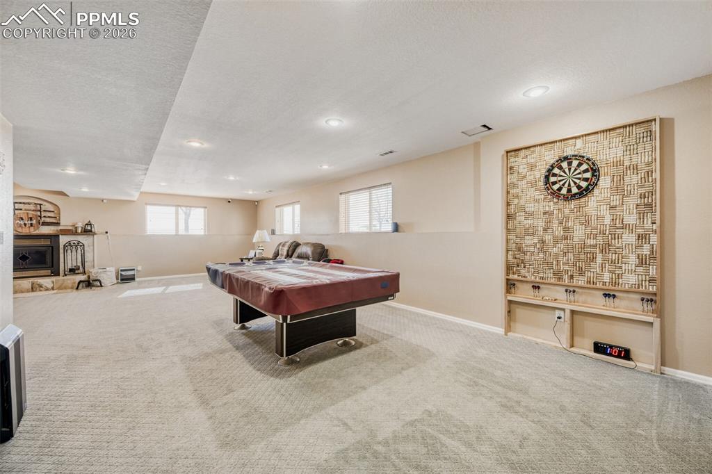 Pool Table & Dart Board Stay!