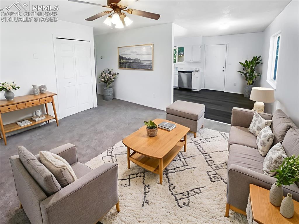 4243 Moonbeam Drive photo 2