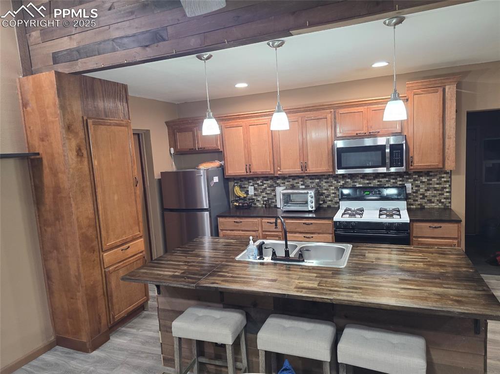 613 W 28th Street photo 2