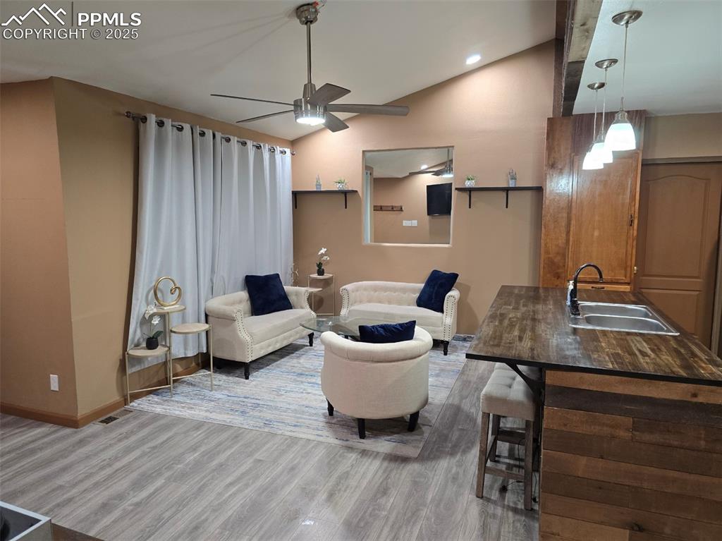 613 W 28th Street photo 3