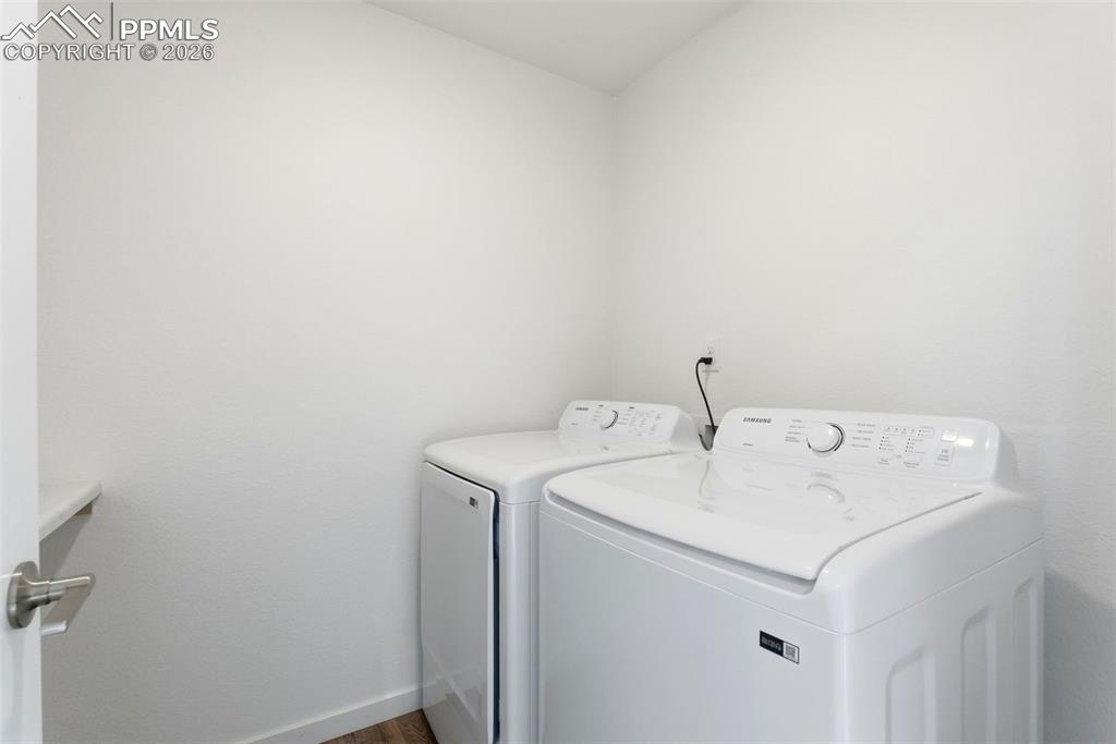 Upper Laundry (W/D included)