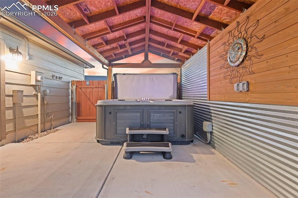 Hot tub & Gazebo stay!