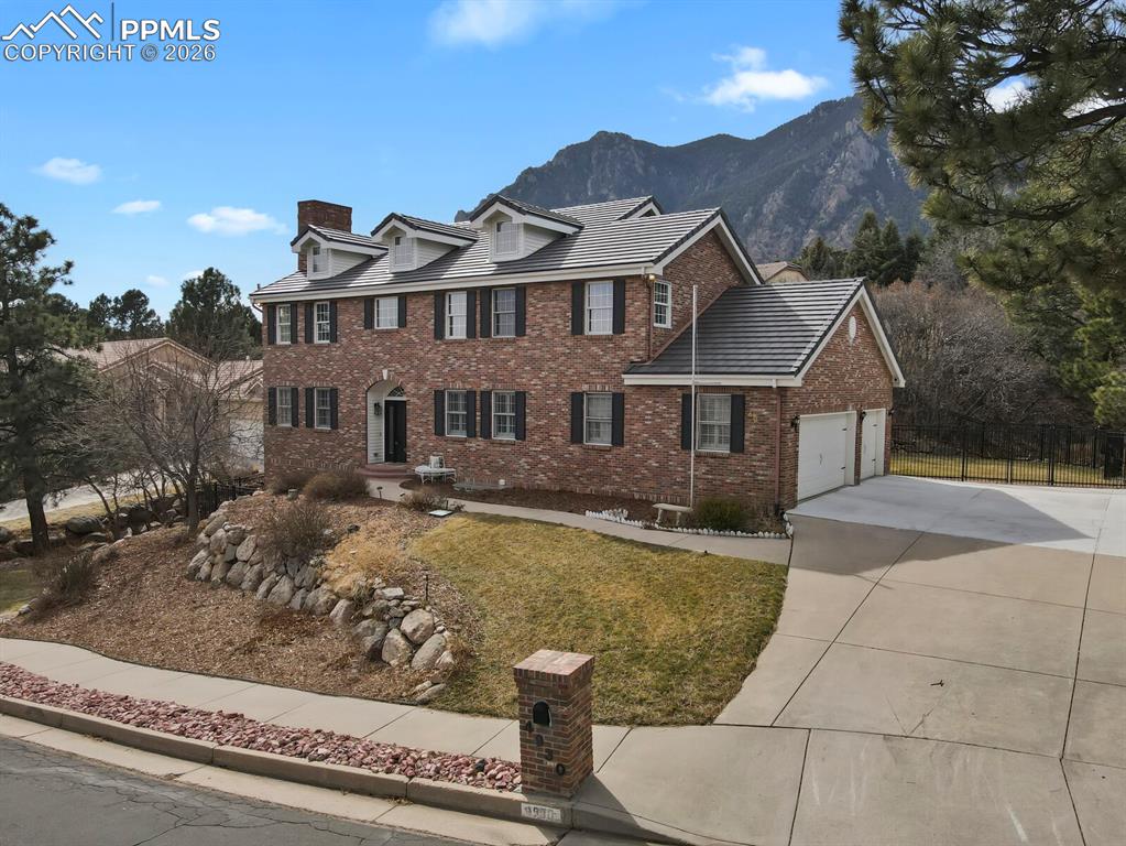 4930 Langdale Way photo 2