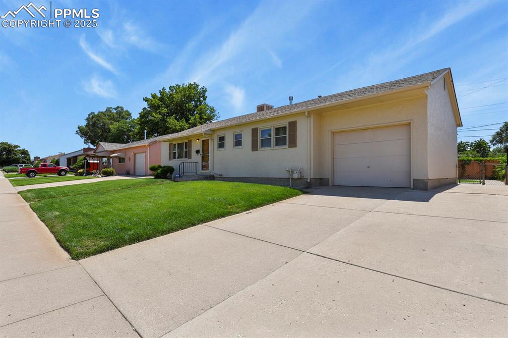 1112 Kennedy Street photo 2