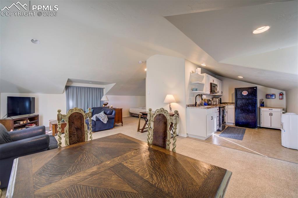 1905 Mesa Road photo 3