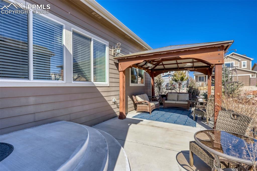 Backyard Patio/Pergola