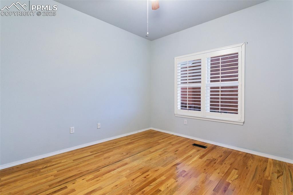 Secondary main level bedroom