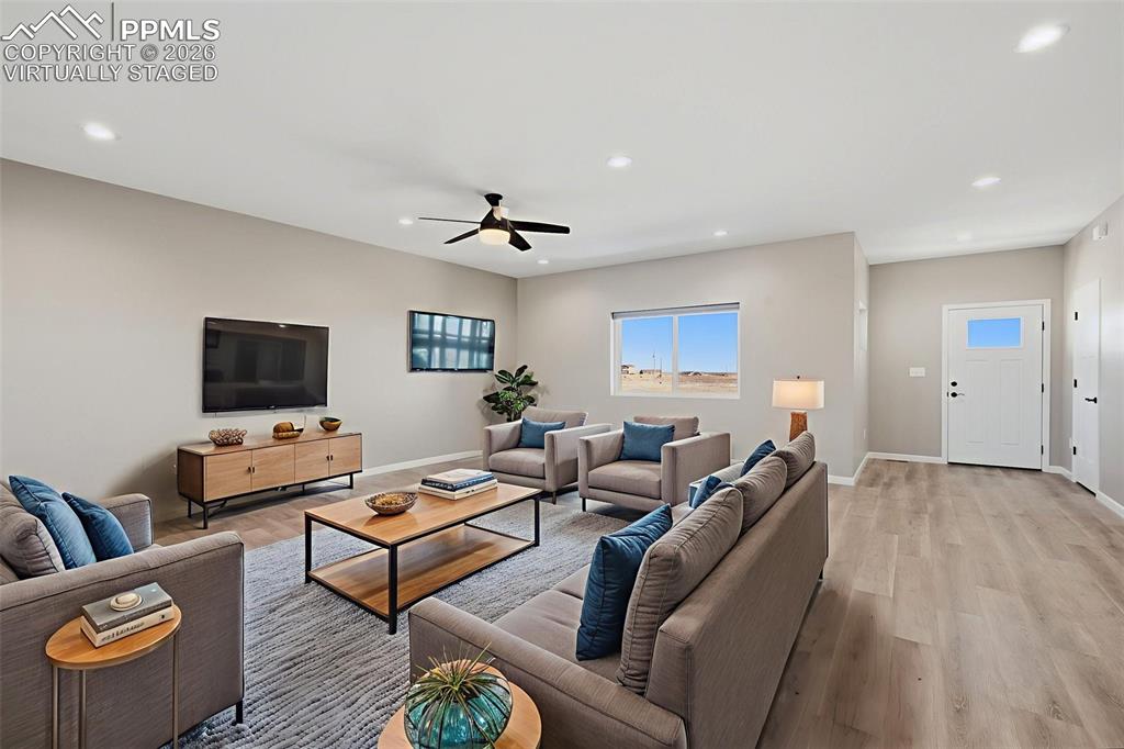 1619 N Calle Rosa Drive photo 2