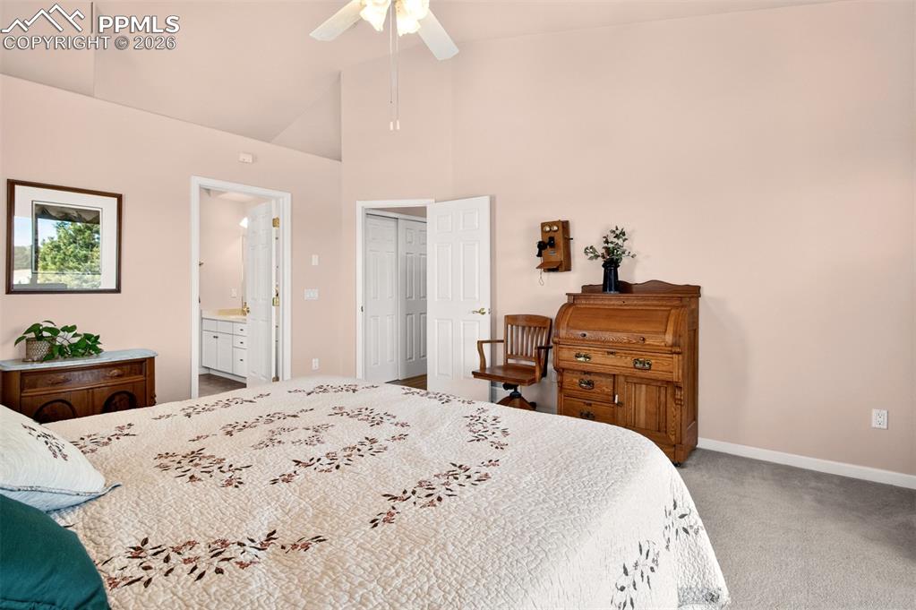 Attached 5-pc Bath and Walk-In Closet