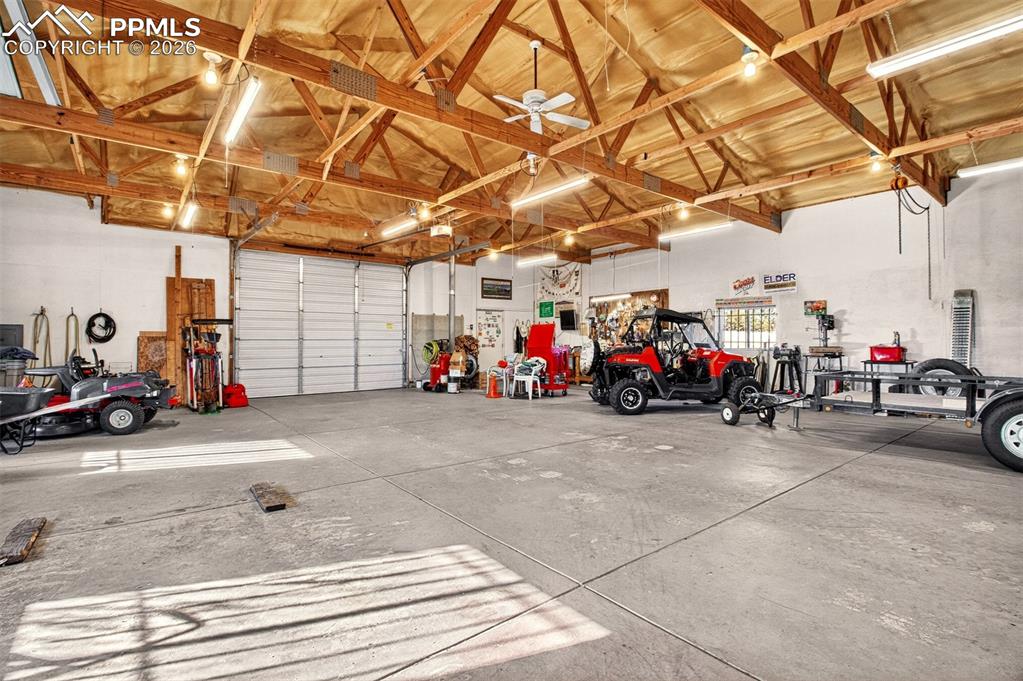 Fully Insulated, 220V Electric. Ceiling Fan & Lights.