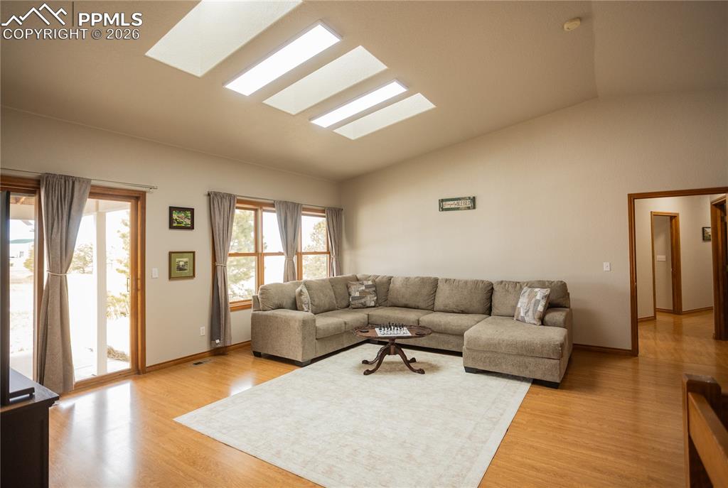 18050 Quarterhorse Lane photo 3