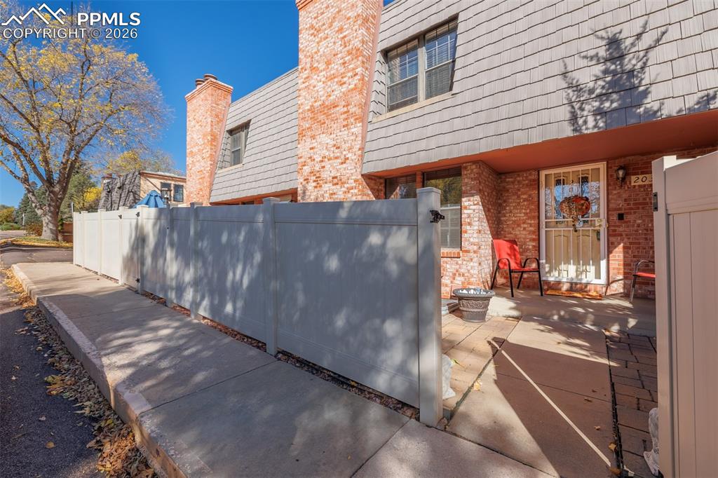 2035 Sussex Lane photo 3