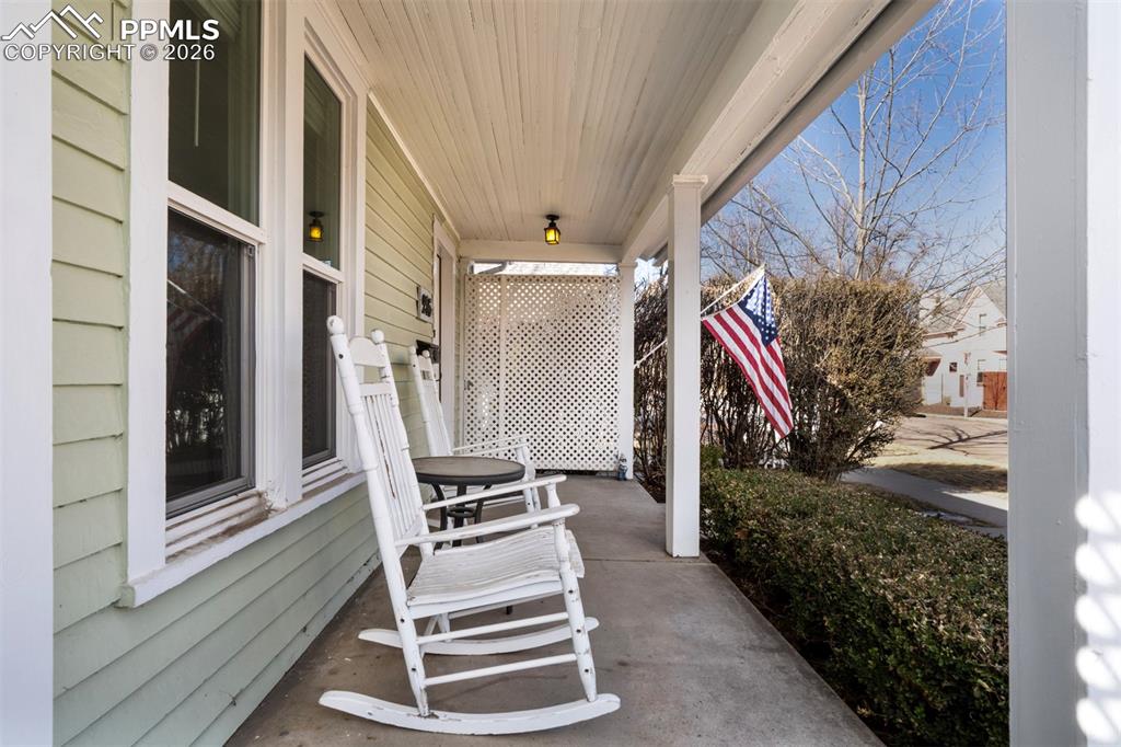 215 E Jefferson Street photo 2