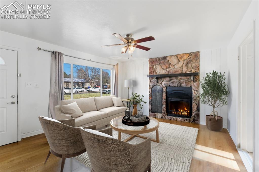 904 Potter Drive photo 3