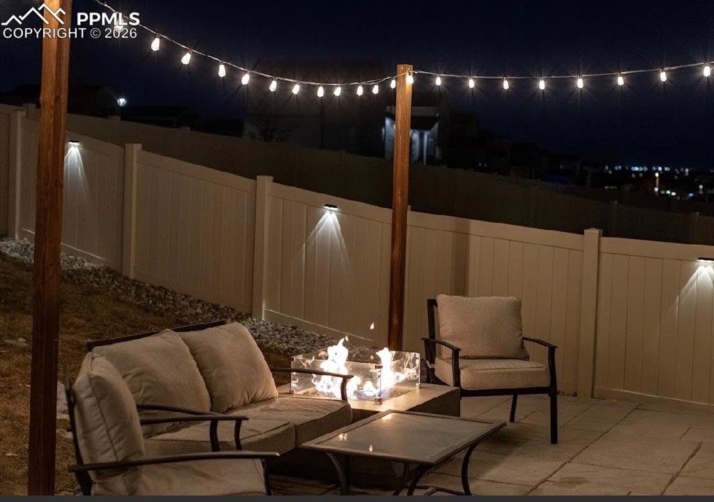 Custom concrete natural gas firepit 