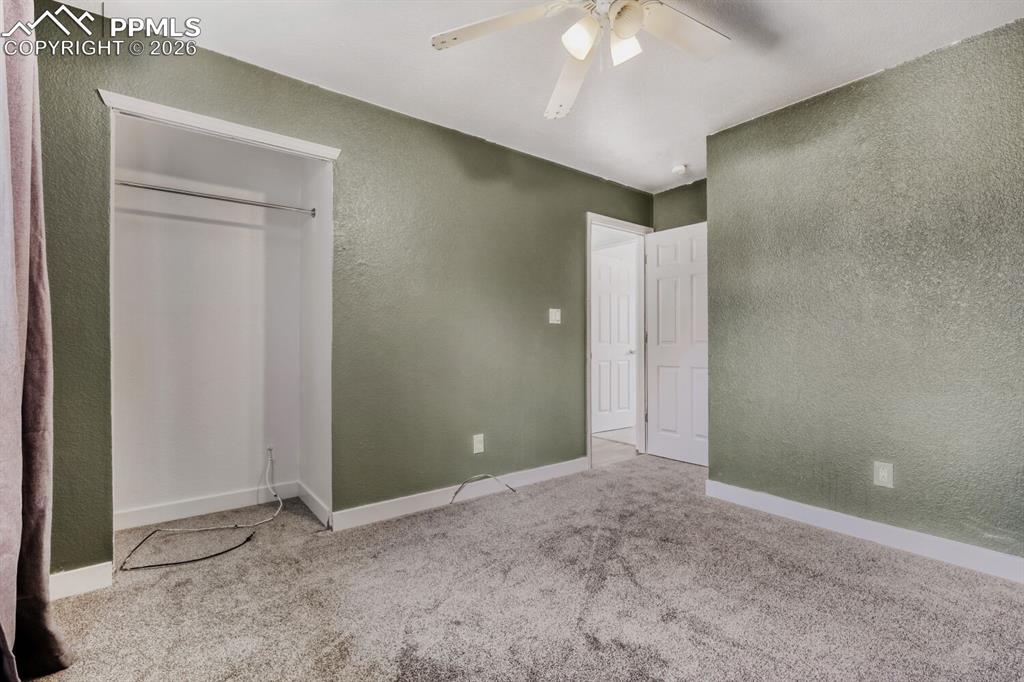 Upper Level-Third bedroom