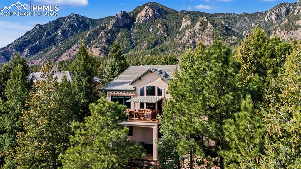 The expansive rear architecture offers a front-row seat to spectacular mountain vistas and starry Colorado nights
