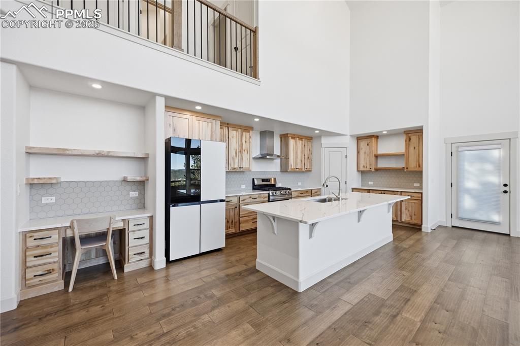 1015 Locklin Way photo 3