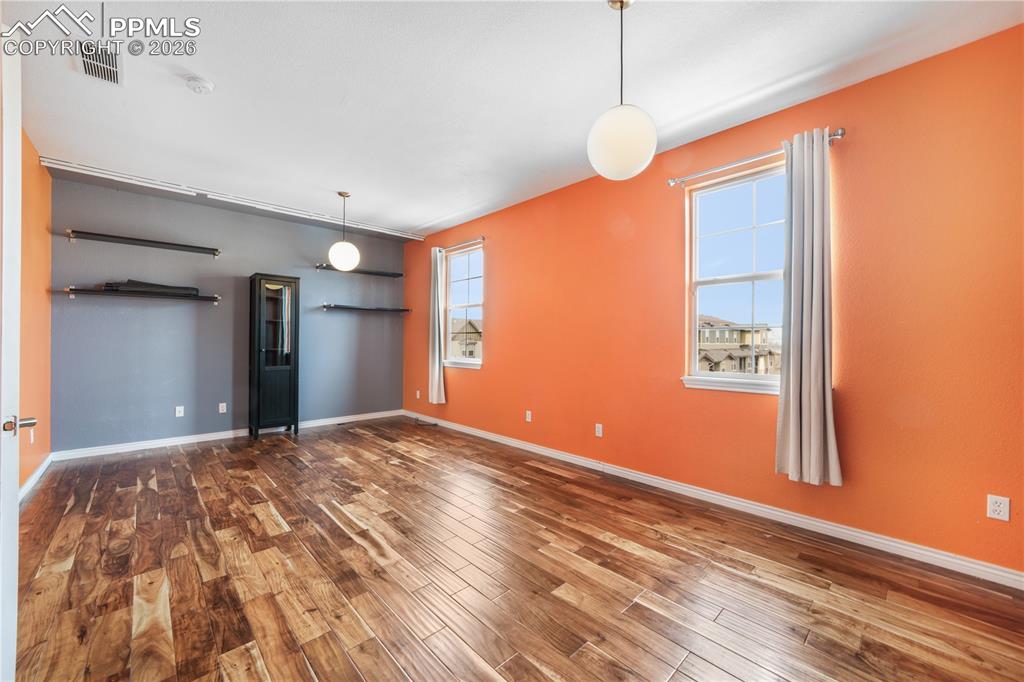 Large bedroom with ensuite bathroom