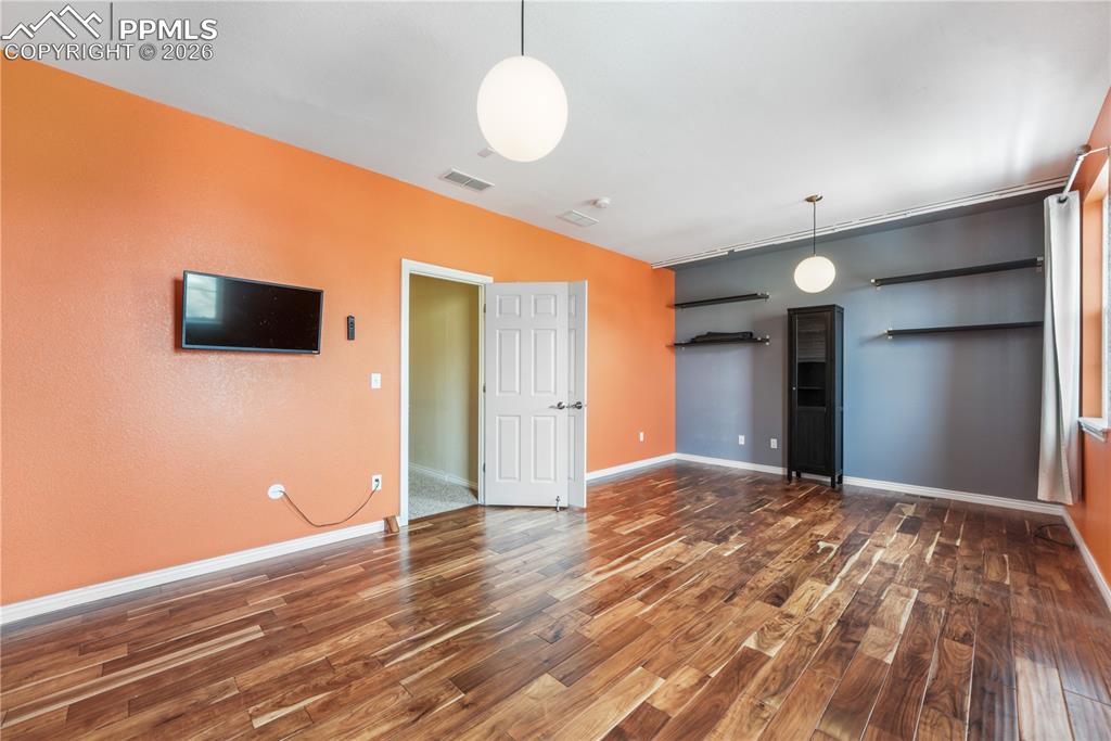 Large bedroom with ensuite bathroom