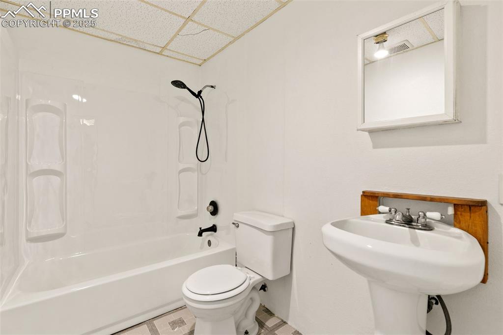 full bathroom in basement