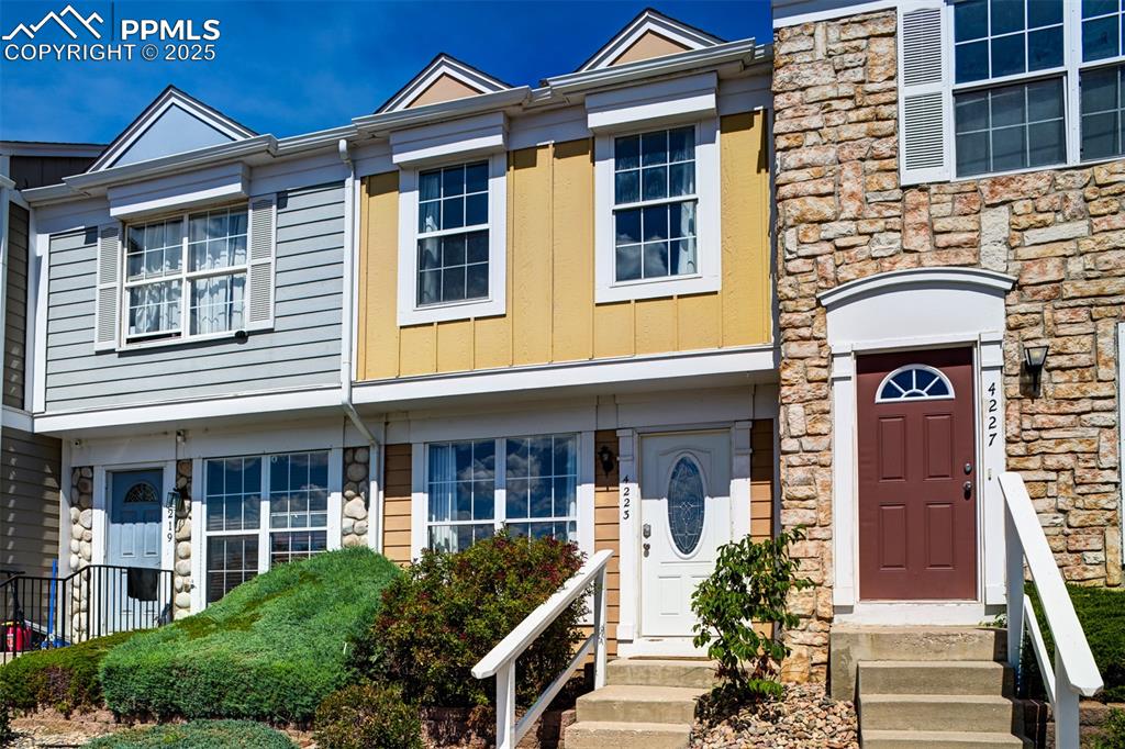 4223 Charleston Drive photo 2