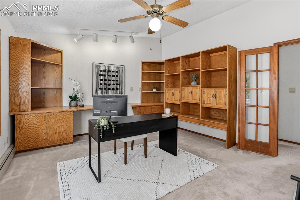 Built-in desk & shelving