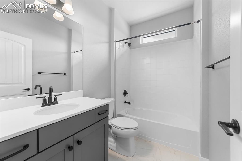 Full bath next to Bedroom 2