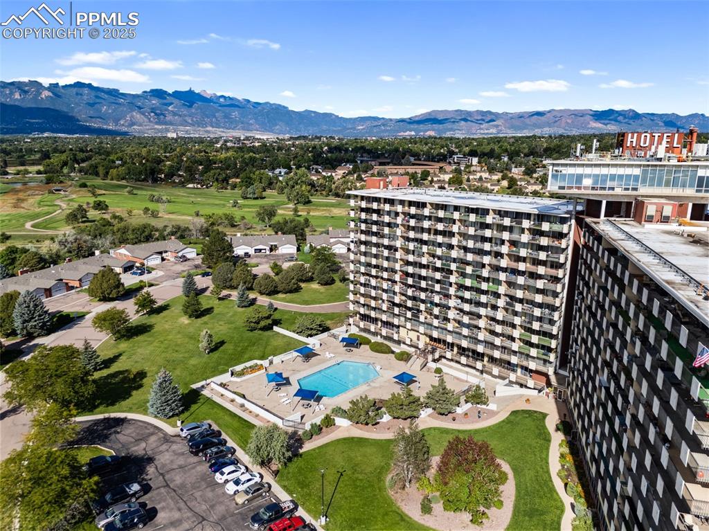 411 Lakewood Circle #B533